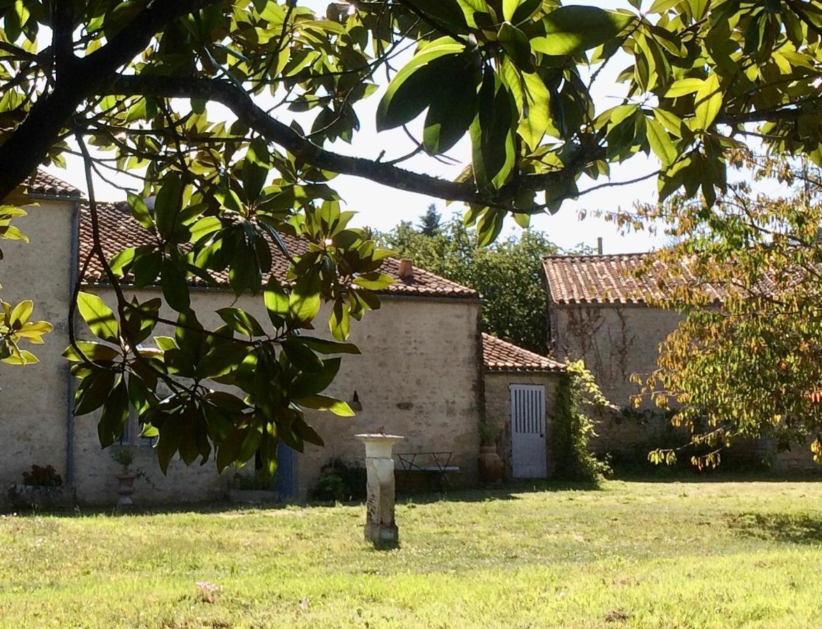 Bed and Breakfast Logis De La Touche Saint-Hilaire-des-Loges Zewnętrze zdjęcie